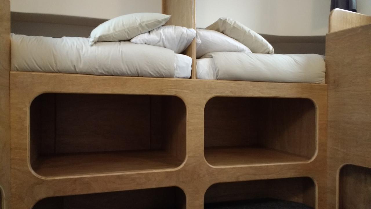 Kyle Blue - Bristol Harbour Luxury Hostel Boat Экстерьер фото